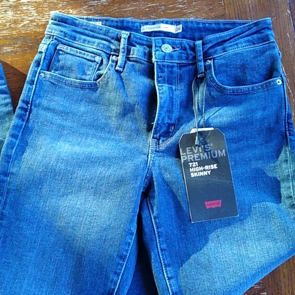 NWT Levi's 721 High Rise Skinny sz. 26